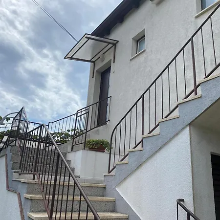 Apartmán Lara, 350m From Lone *